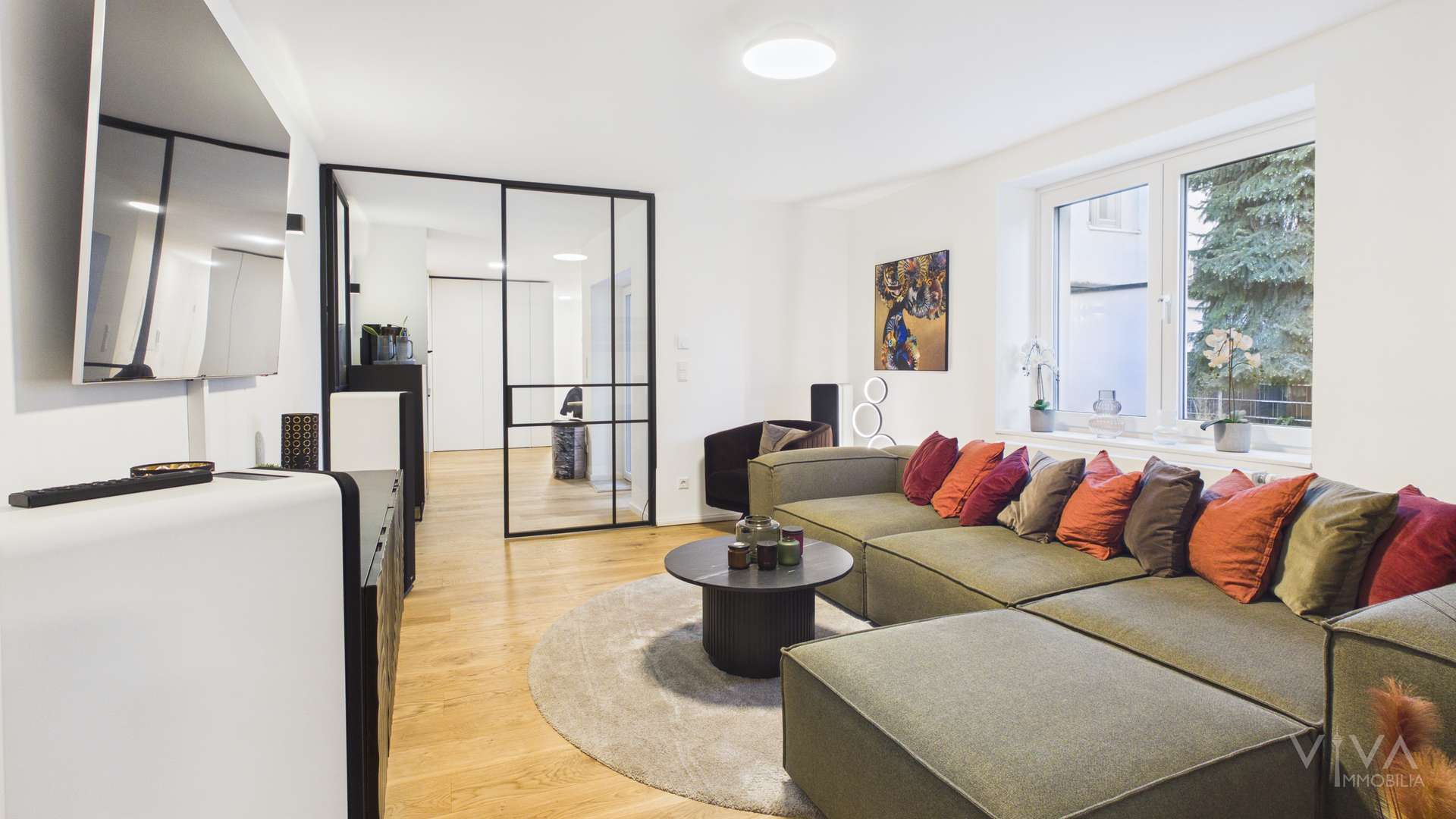 Saniert & Möbliert : 3-Zimmer-Loft in Top-Lage zwischen Lorettoviertel und Medienhafen, 40219 Düsseldorf, Wohnung