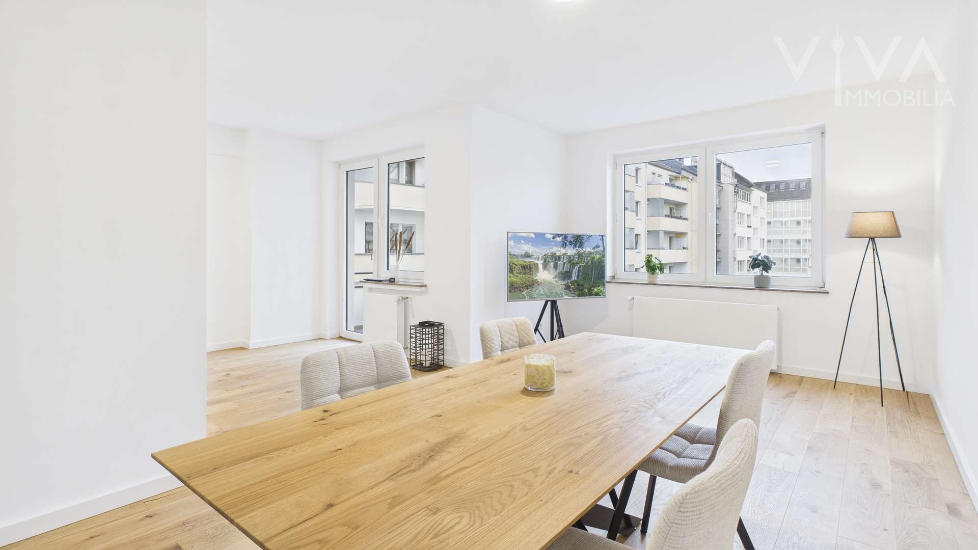 Hochwertig sanierte 2-Zimmer-Wohnung mit Balkon – in Toplage nahe der Königsallee, 40215 Düsseldorf, Wohnung