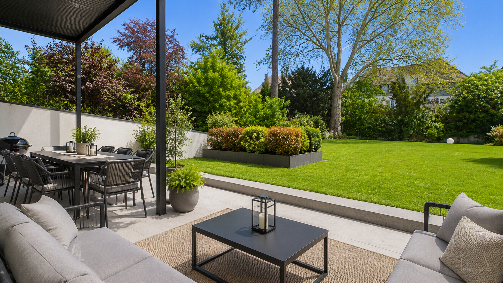 LAGE! LAGE! LAGE! Luxuriöses Wohnen in Traumlage mit großer Terrasse & Garten plus Stellplatz, 40235 Düsseldorf, Wohnung