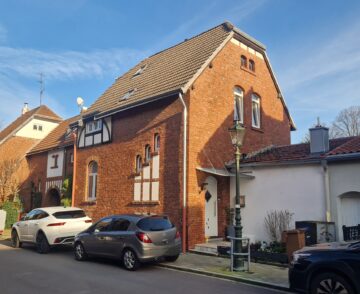 Fachwerkhaus mit Wohlfühlfaktor! Gemütliches Eigenheim mit kleinem Garten in Gerresheim - Hausansicht