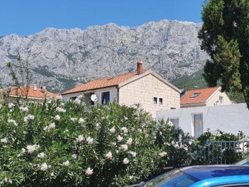 Traumhafter Zweitwohnsitz & Ferienimmobilie nur 100m zum Strand im wunderschönen Makarska - Haus mit Bergen