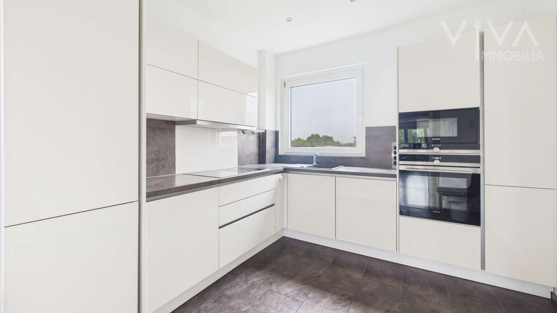 Bereit zum Einzug? Helle Traumwohnung im Herzen von Golzheim mit XL Loggia zzgl. Stellplatz, 40474 Düsseldorf, Wohnung