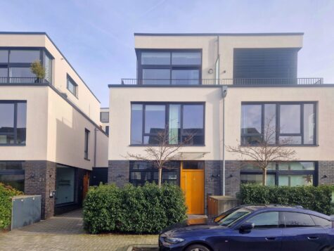 Attraktive Doppelhaushälfte für Familien in bester Nachbarschaft – auch temporäre Anmietung möglich, 40470 Düsseldorf, Doppelhaushälfte